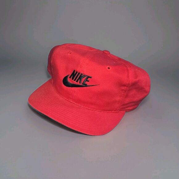 red nike snapback